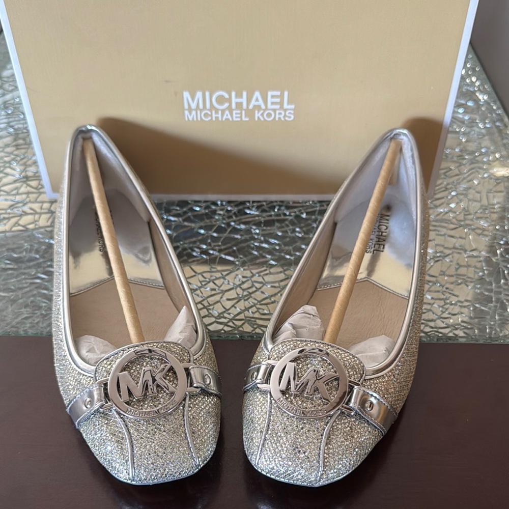 Michael Kors Silver Sparkle Flats Elegant Design